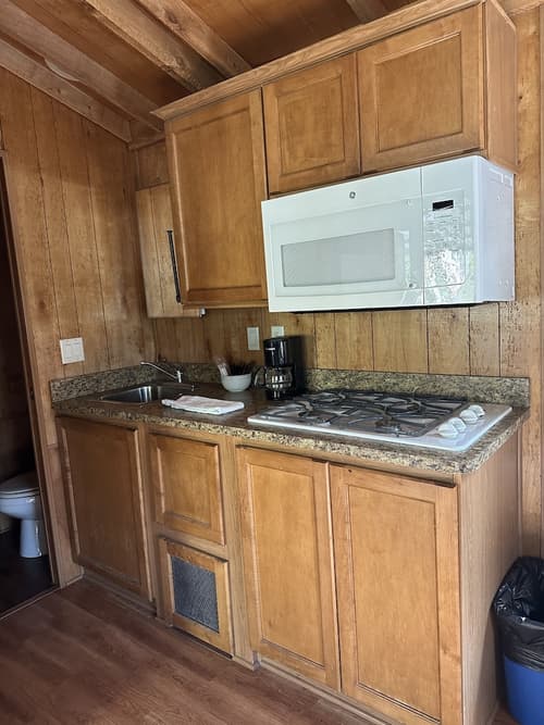 Indian Flat RV Park - Tent Cabins & Cottages, Private kitchen