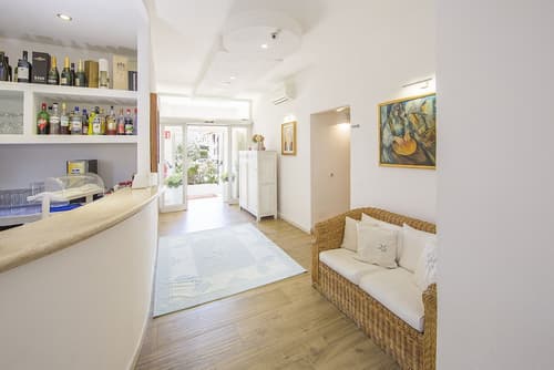 Olbia City Hotel, Reception