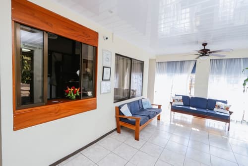 Hotel Flor Blanca, Reception