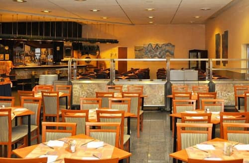 Hotel Tristar, Dining