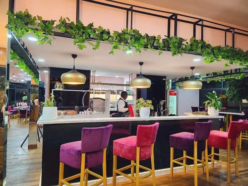 Central Hotel Tana, Restaurant