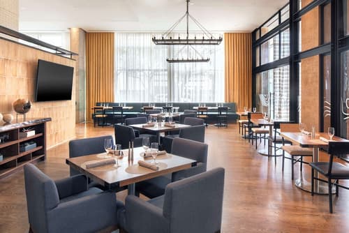 Hyatt Regency Houston/Galleria, Restaurant