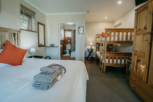 The Village Lodge, Room