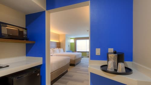 Holiday Inn Express & Suites Tulsa Midtown by IHG, Room