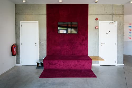 BELVUE Hotel, Interior entrance