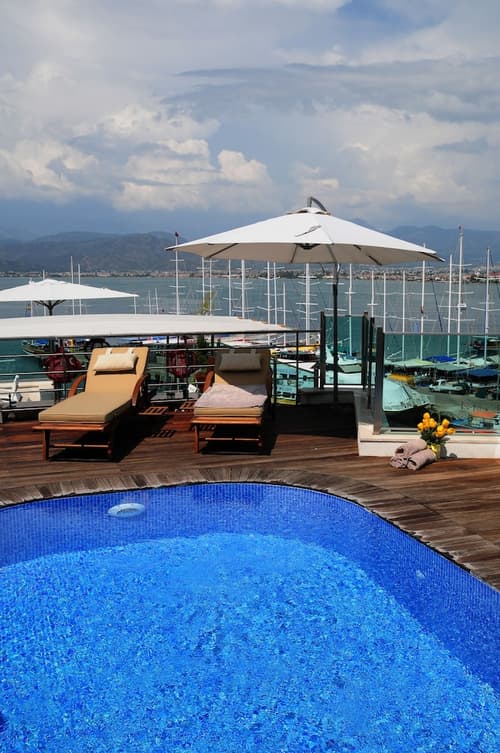 Alesta Yacht Hotel, Rooftop pool
