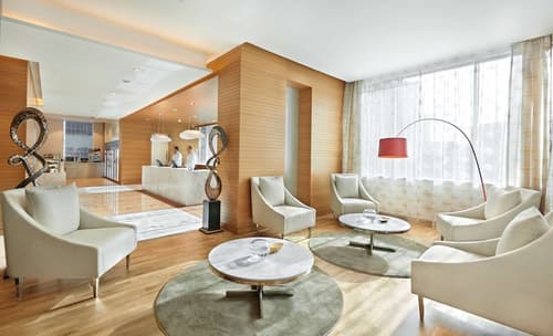 Hyatt Place Dubai Baniyas Square, Lobby