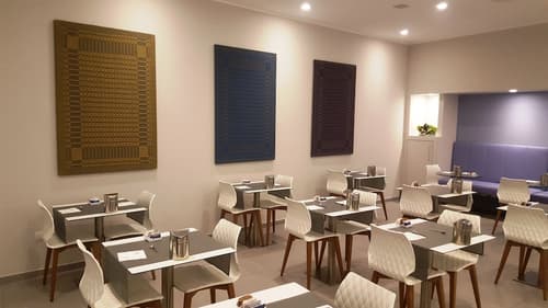 Hotel Executive Inn, Breakfast area