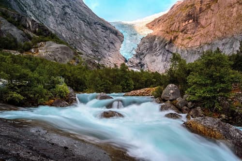Visnes hotel Stryn AS, Hiking