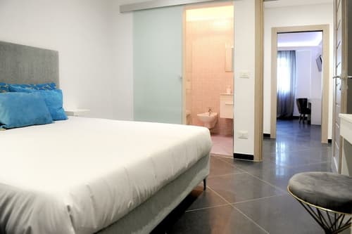 Airport bari deluxe, Room