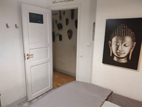 The Pink House, Room