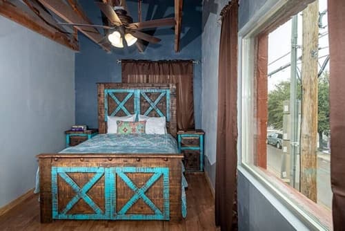 Alpine City Place, Room