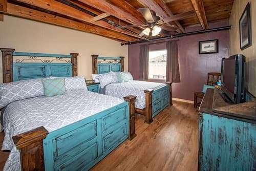 Alpine City Place, Room