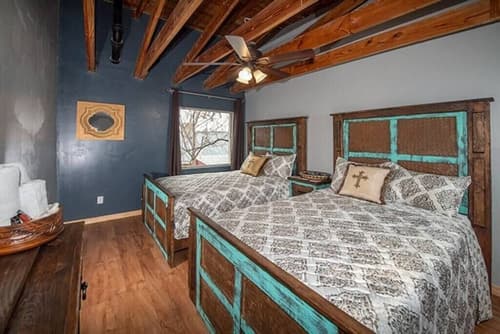 Alpine City Place, Room