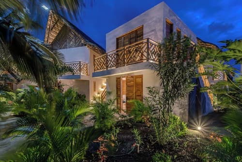 Soy Local Islawa, Interior