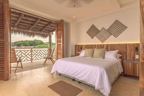 Soy Local Islawa, Room