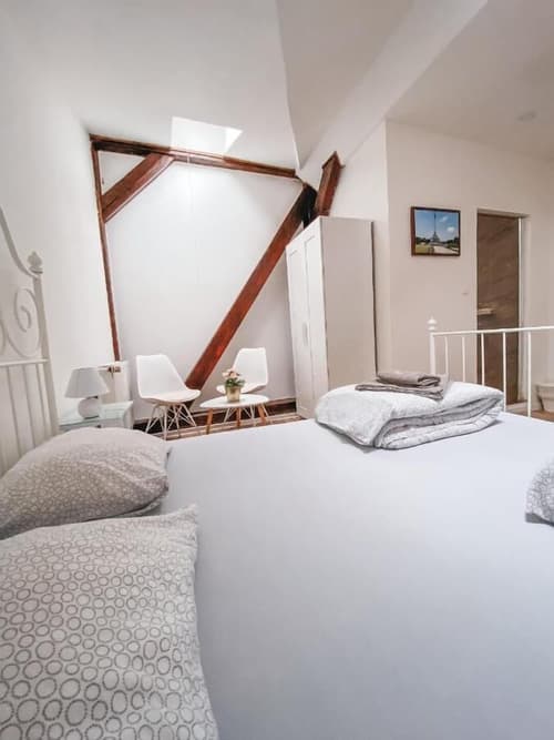 Blue Lotus Apartments, Room