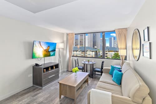 Aqua Palms Condo with City View, Room