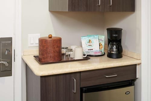 Aqua Palms Condo with City View, Room