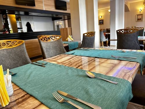 Central Hotel, Restaurant