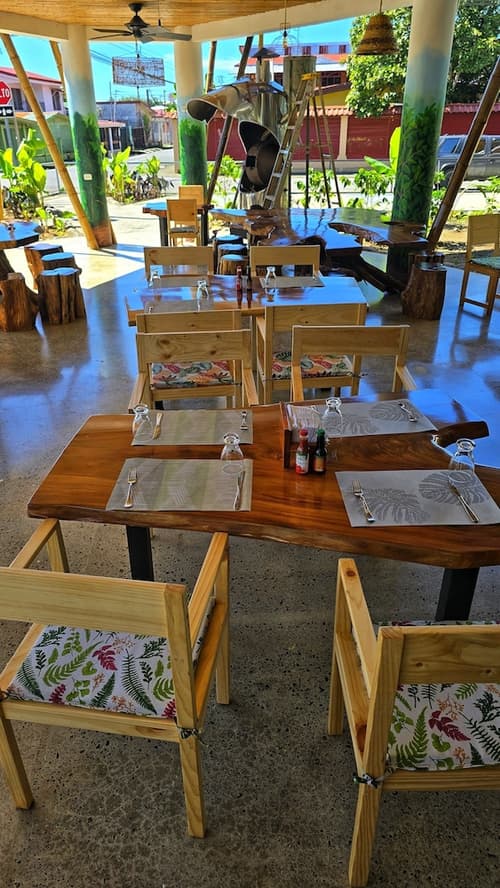 Bonding Coffee Roaster Café & Hotel, Restaurant