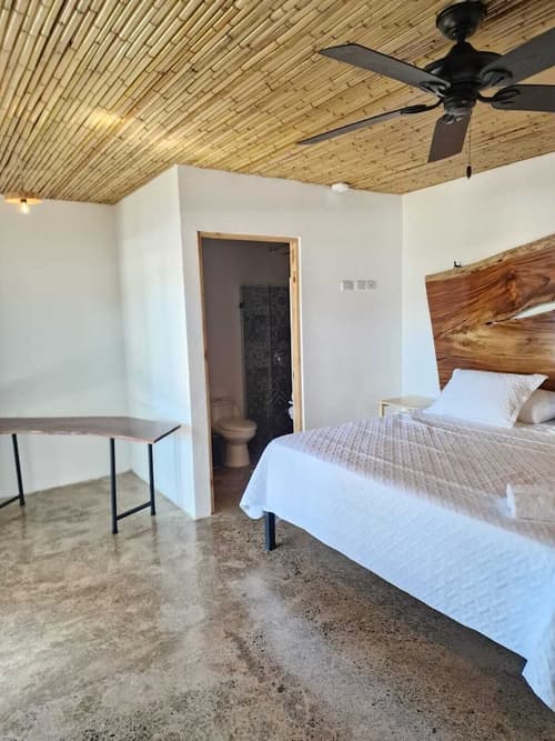 Bonding Coffee Roaster Café & Hotel, Room