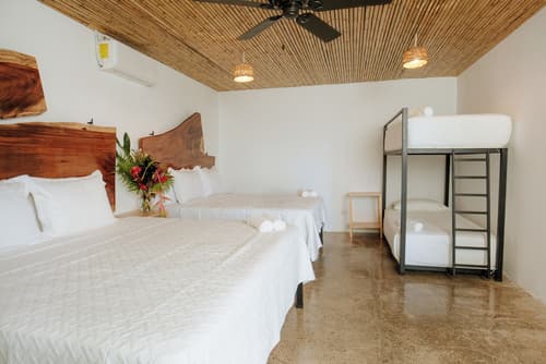 Bonding Coffee Roaster Café & Hotel, Room