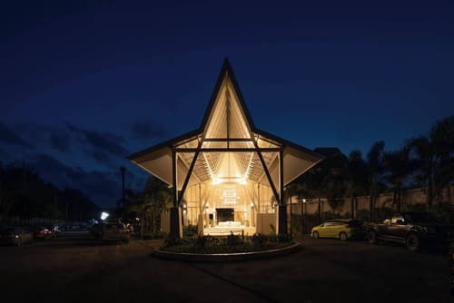 Lalynn Resort & Villas, Front of property