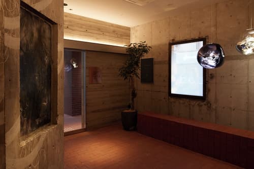 Tones Osaka, Interior entrance