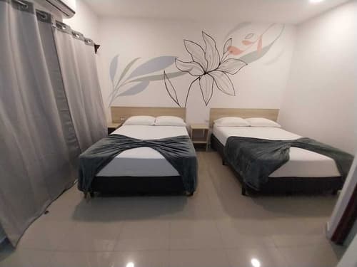 Wide Mouth Frog Hotel, Room