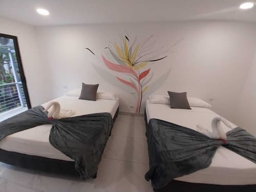 Wide Mouth Frog Hotel, Room