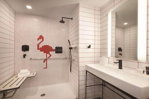 Kompose Boutique Hotel Miami Airport, Bathroom