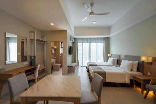 Zenith Suites Cameron, Room