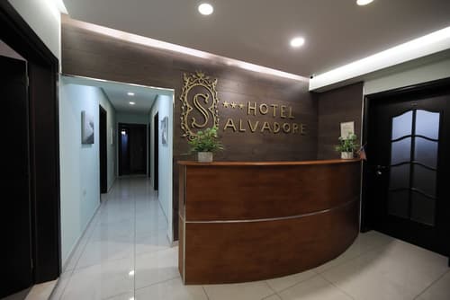 Hotel Salvadore, Reception