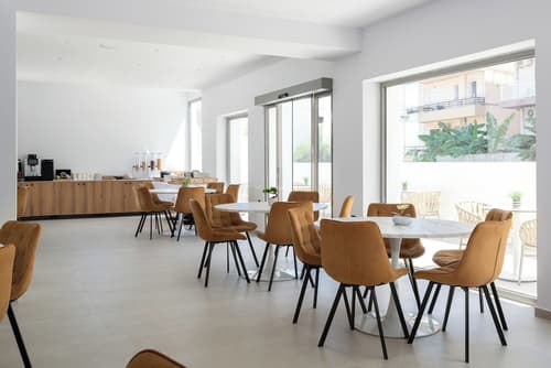 Rodos White, Restaurant