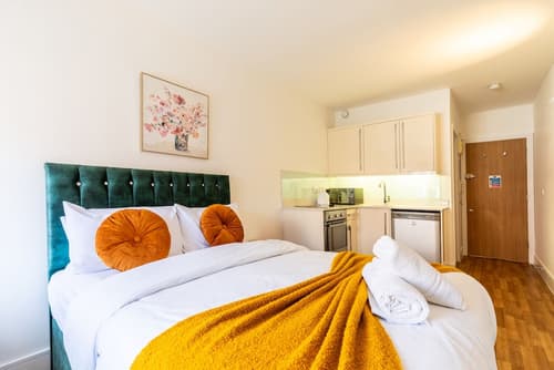 Kensington High Street Suites, Room