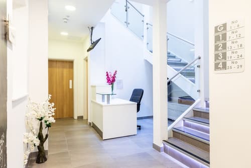 Kensington High Street Suites, Lobby