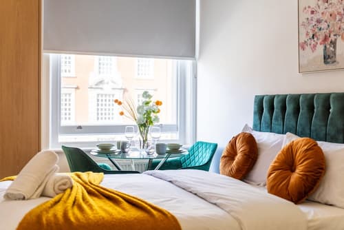 Kensington High Street Suites, Room