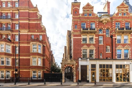 Kensington High Street Suites, Primary image