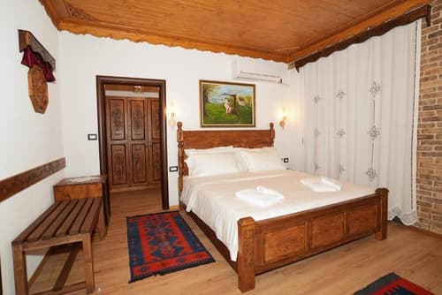 City Street Hotel, Room