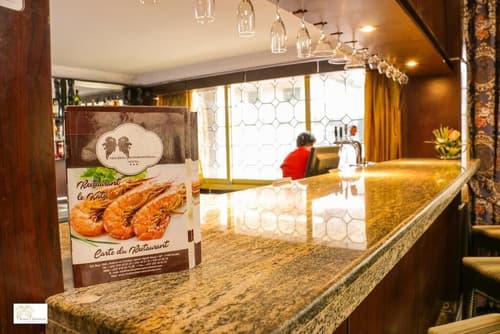 Noubou International Hotel Akwa, Restaurant