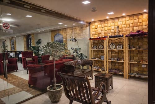 Saint John Hotel, Reception