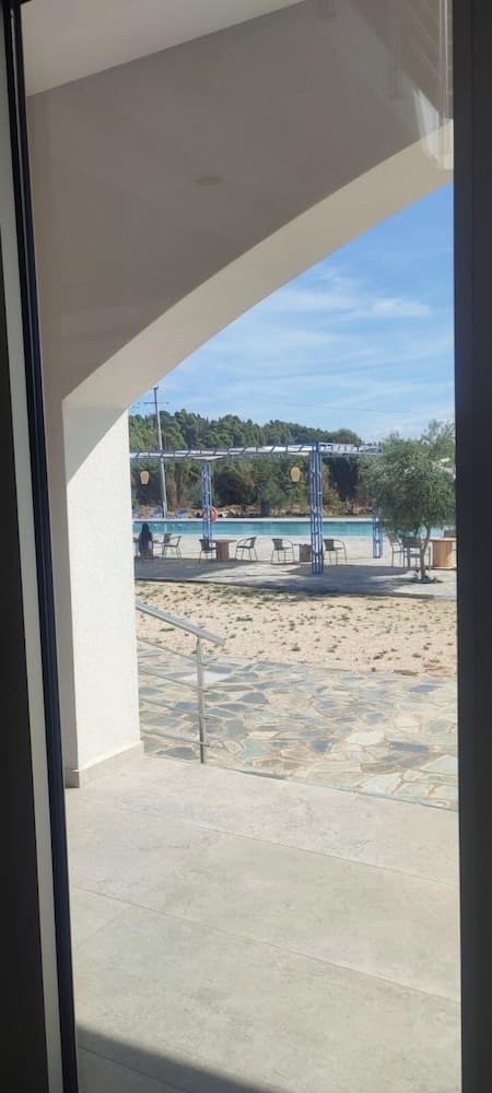 Vians Olympia Resort, Reception