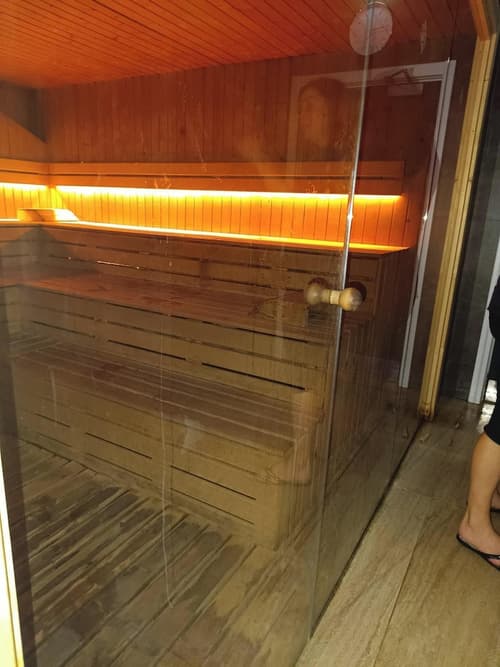 E1 18th Floor Studios, Sea & Beach Views, Sauna