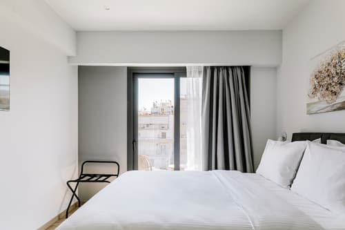 B48 Athens Dafni, Room