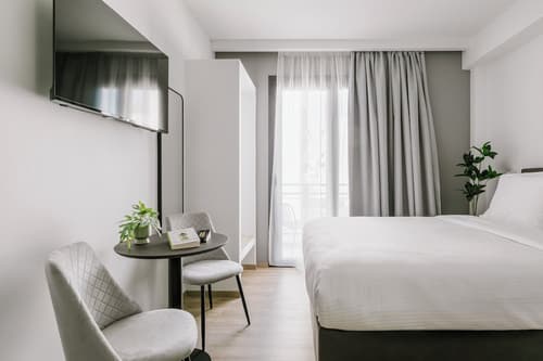 B48 Athens Dafni, Room