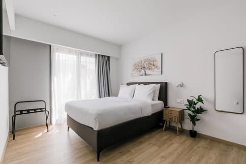 B48 Athens Dafni, Room