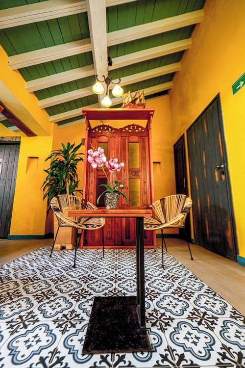 Hotel Casa Lorenza, Recepción