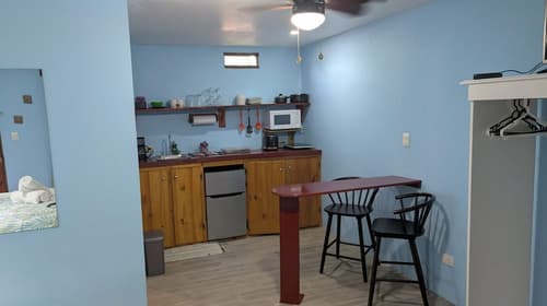 Peace of Paradise, Room