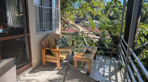 Peace of Paradise, Exterior